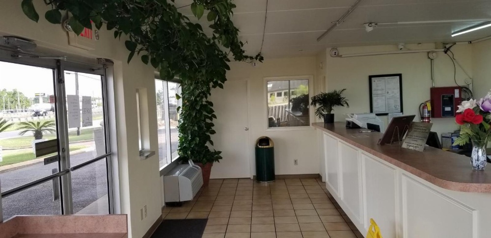 Family Inns Of America - Mobile Main image