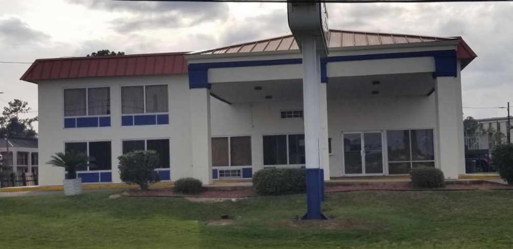 Family Inns Of America - Mobile