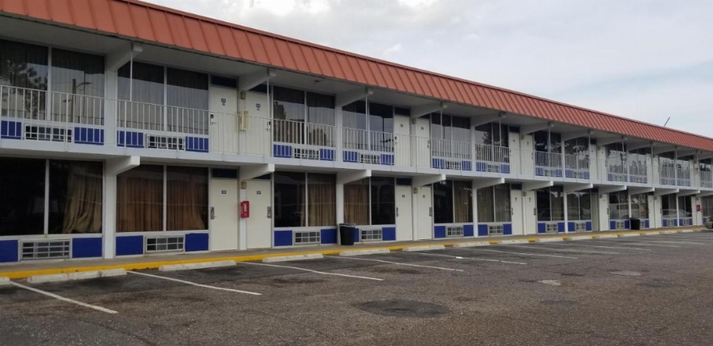 Family Inns Of America - Mobile